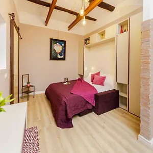 Vicky's Luxury , Naples Italie