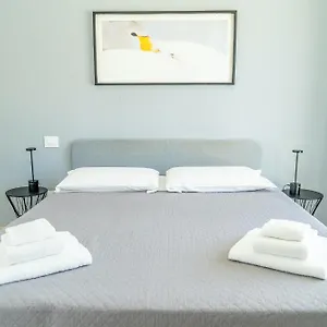 https://villa-mediterranea-apartments-seaview-pool-garden.barihotels.org